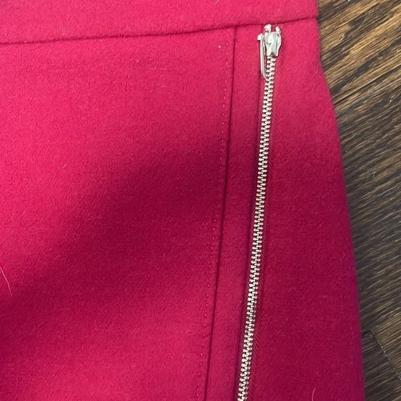 ♡White House, Black market thick red shirt - Picture 3 of 6